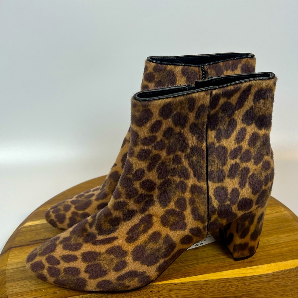 Nine West Size 9. Faux fur cheetah print. Ankle booty. N WT.